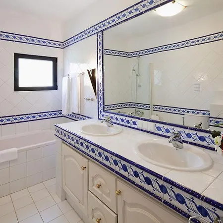 Carvoeiro Clube 3 Bedroom With Heated Private Pool *